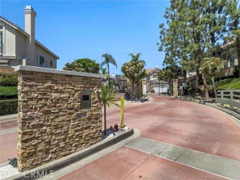 1124  Davis  , Placentia, CA