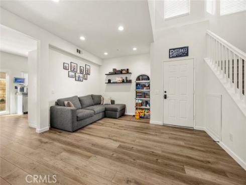 1124  Davis  , Placentia, CA
