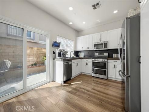 1124  Davis  , Placentia, CA