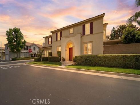 1032 E Van Gorden , Placentia, CA