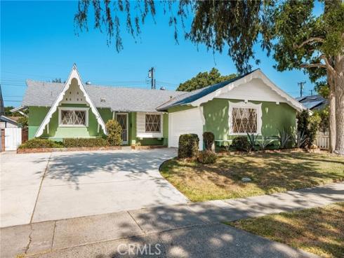 713  Moonbeam  , Placentia, CA