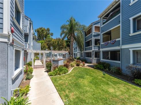 111 S Lakeview G Avenue, Placentia, CA