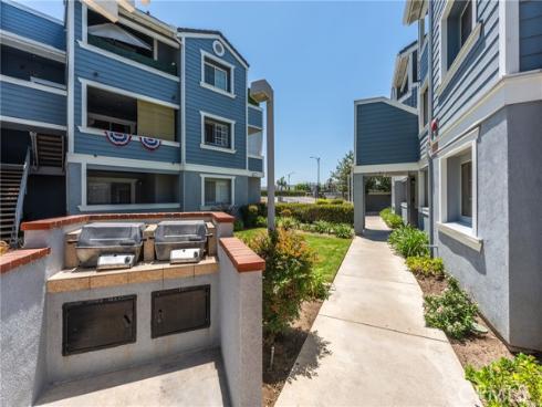 111 S Lakeview G Avenue, Placentia, CA