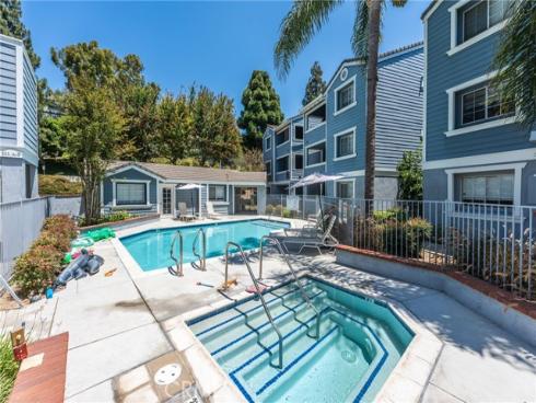 111 S Lakeview G Avenue, Placentia, CA