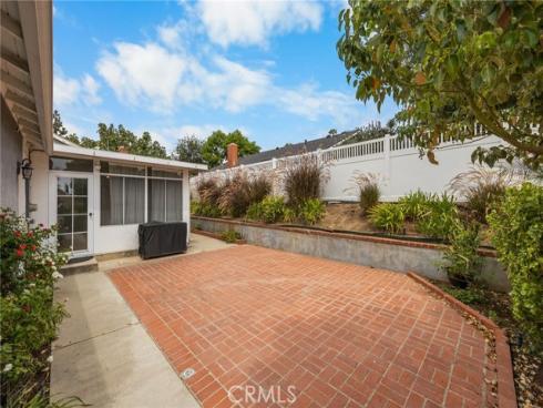 1136 Nottingham Way, Placentia, CA