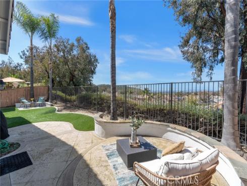 11 Spring View Way , Rancho Santa Margarita, CA