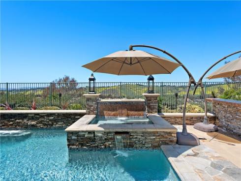 29 Ledgewood Drive, Rancho Santa Margarita, CA