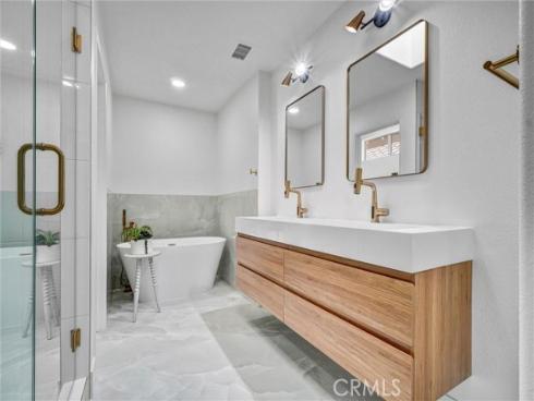 27 Via Floria , Rancho Santa Margarita, CA