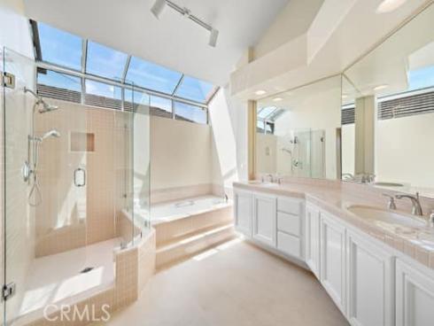 18  Beaconsfield  , Rancho Santa Margarita, CA