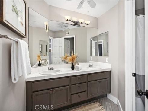 28  Lawnridge  , Rancho Santa Margarita, CA