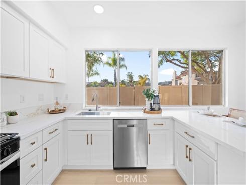 2  Via Helena  , Rancho Santa Margarita, CA