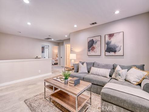 12  Via Hacienda  , Rancho Santa Margarita, CA