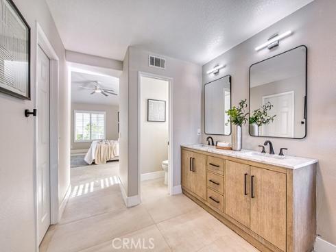 12  Via Hacienda  , Rancho Santa Margarita, CA