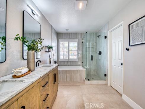 12  Via Hacienda  , Rancho Santa Margarita, CA