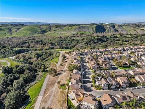 20 Wild Lilac Lane, Rancho Santa Margarita, CA