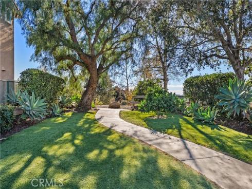 20 Wild Lilac Lane, Rancho Santa Margarita, CA