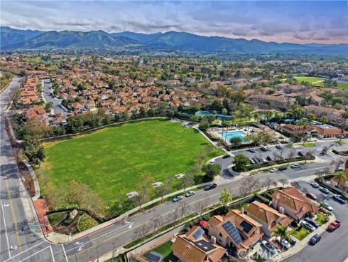 31  Alumbre  , Rancho Santa Margarita, CA