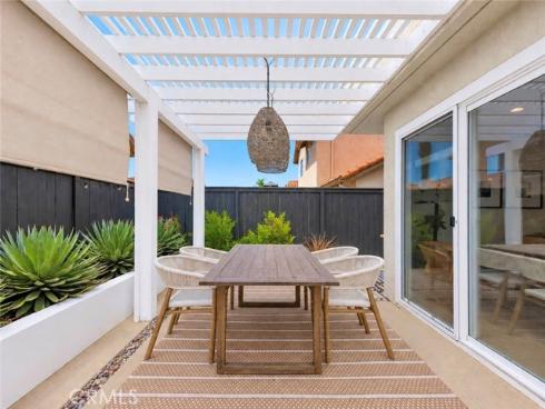 16  Calle Larspur  , Rancho Santa Margarita, CA