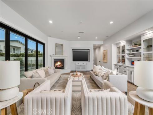 11385 Baskerville Road, Rossmoor, CA