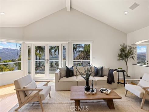 1110  Novilunio  , San Clemente, CA