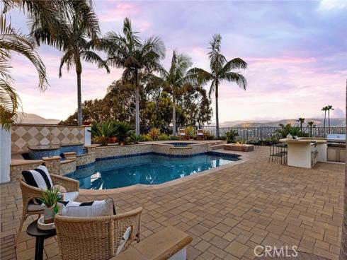 1110  Novilunio  , San Clemente, CA