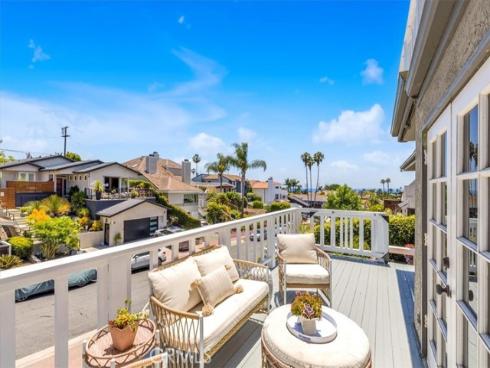 210 W Avenida Gaviota  , San Clemente, CA