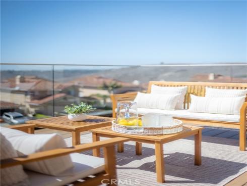 27  Burriana  , San Clemente, CA