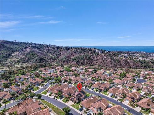 27  Burriana  , San Clemente, CA