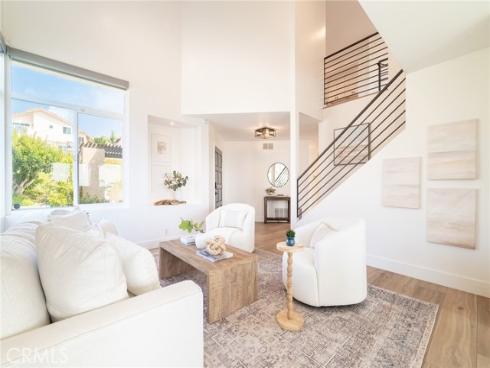 27  Burriana  , San Clemente, CA