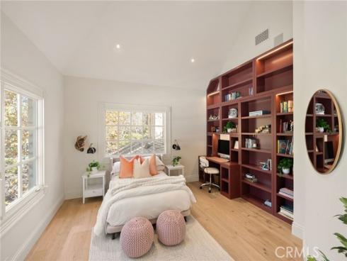 10  Strawberry  , San Juan Capistrano, CA