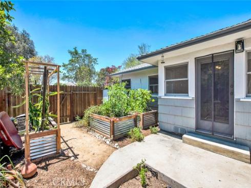 1135 W 10th   Street, Santa Ana, CA