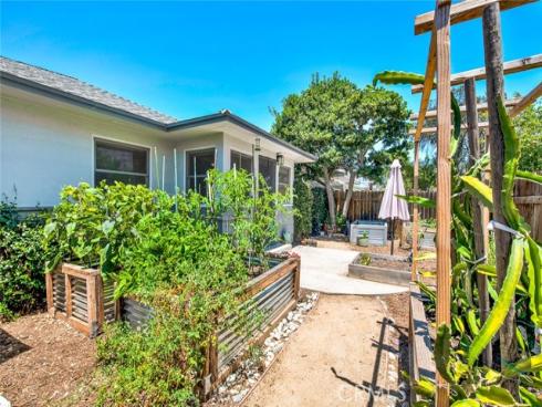 1135 W 10th   Street, Santa Ana, CA