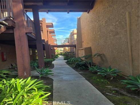 1030 W Macarthur 83 Boulevard, Santa Ana, CA