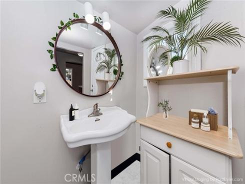 117 S Daisy Avenue, Santa Ana, CA