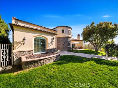 10422  Broadview   Place, Santa Ana, CA