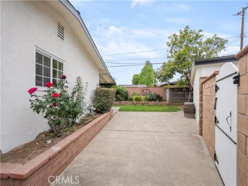 1613 E Wellington   Avenue, Santa Ana, CA