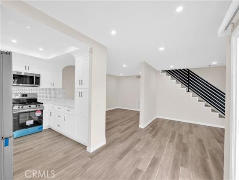 3028 Mary Cmn , Santa Ana, CA