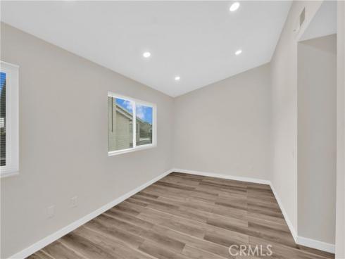 3028 Mary Cmn , Santa Ana, CA