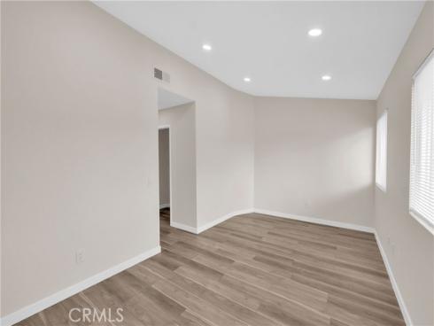 3028 Mary Cmn , Santa Ana, CA