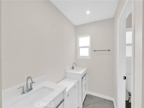 3028 Mary Cmn , Santa Ana, CA