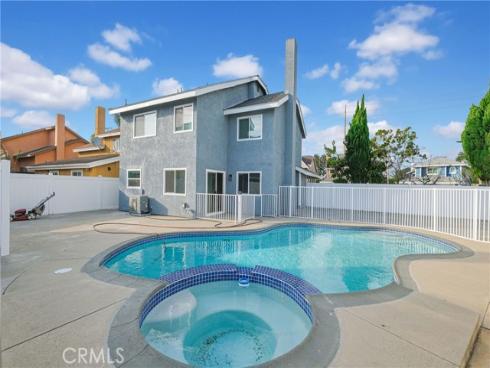 3028 Mary Cmn , Santa Ana, CA