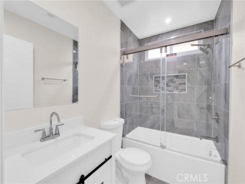 3028 Mary Cmn , Santa Ana, CA