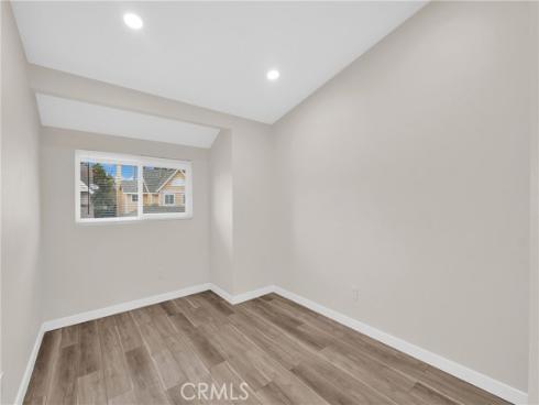 3028 Mary Cmn , Santa Ana, CA