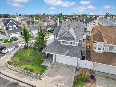 3028 Mary Cmn , Santa Ana, CA