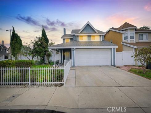 3028 Mary Cmn , Santa Ana, CA