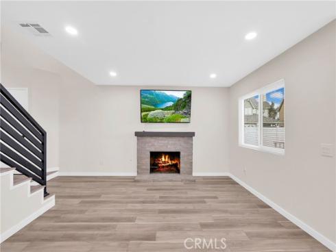 3028 Mary Cmn , Santa Ana, CA