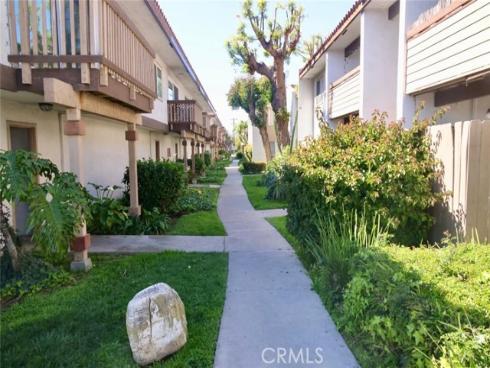 2521 W Sunflower D4 Avenue, Santa Ana, CA