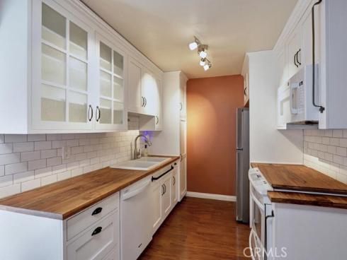 1010  Macarthur  16  Boulevard, Santa Ana, CA