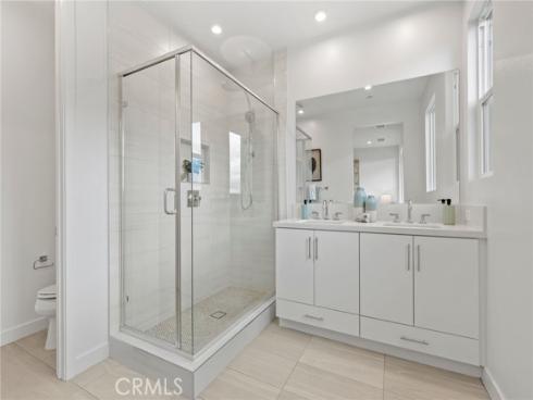 617 S Lyon Street, Santa Ana, CA