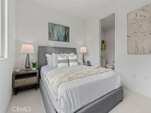 617 S Lyon Street, Santa Ana, CA